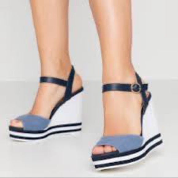 ISO!!!! in search of THESE ALDO BROA WEDGES SIZE 5!!! - Picture 2 of 3